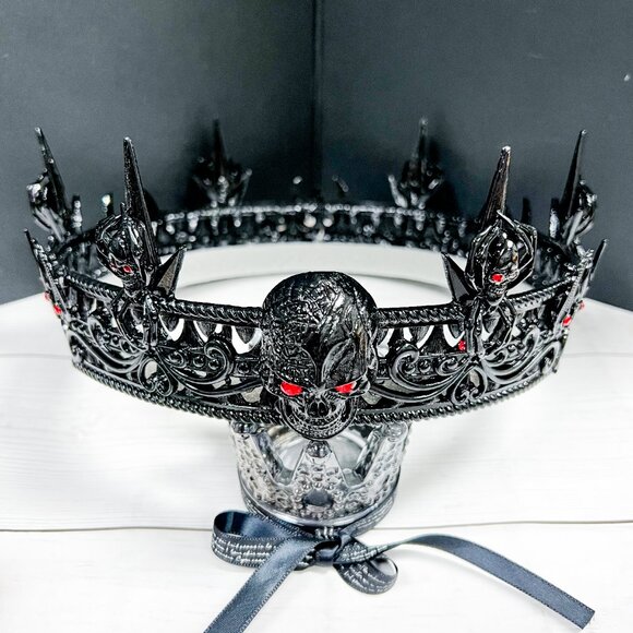 Black and Red Skull Crown - Picture 9 of 9